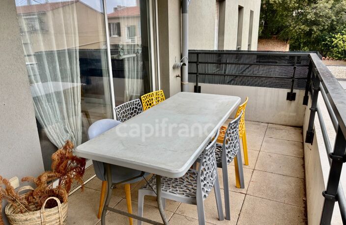 EXCLUSIVITE - LA CIOTAT - APPARTEMENT T2 TERRASSE GARAGE — photo 2