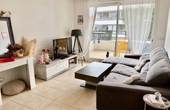 EXCLUSIVITE - LA CIOTAT - APPARTEMENT T2 TERRASSE GARAGE — photo 3