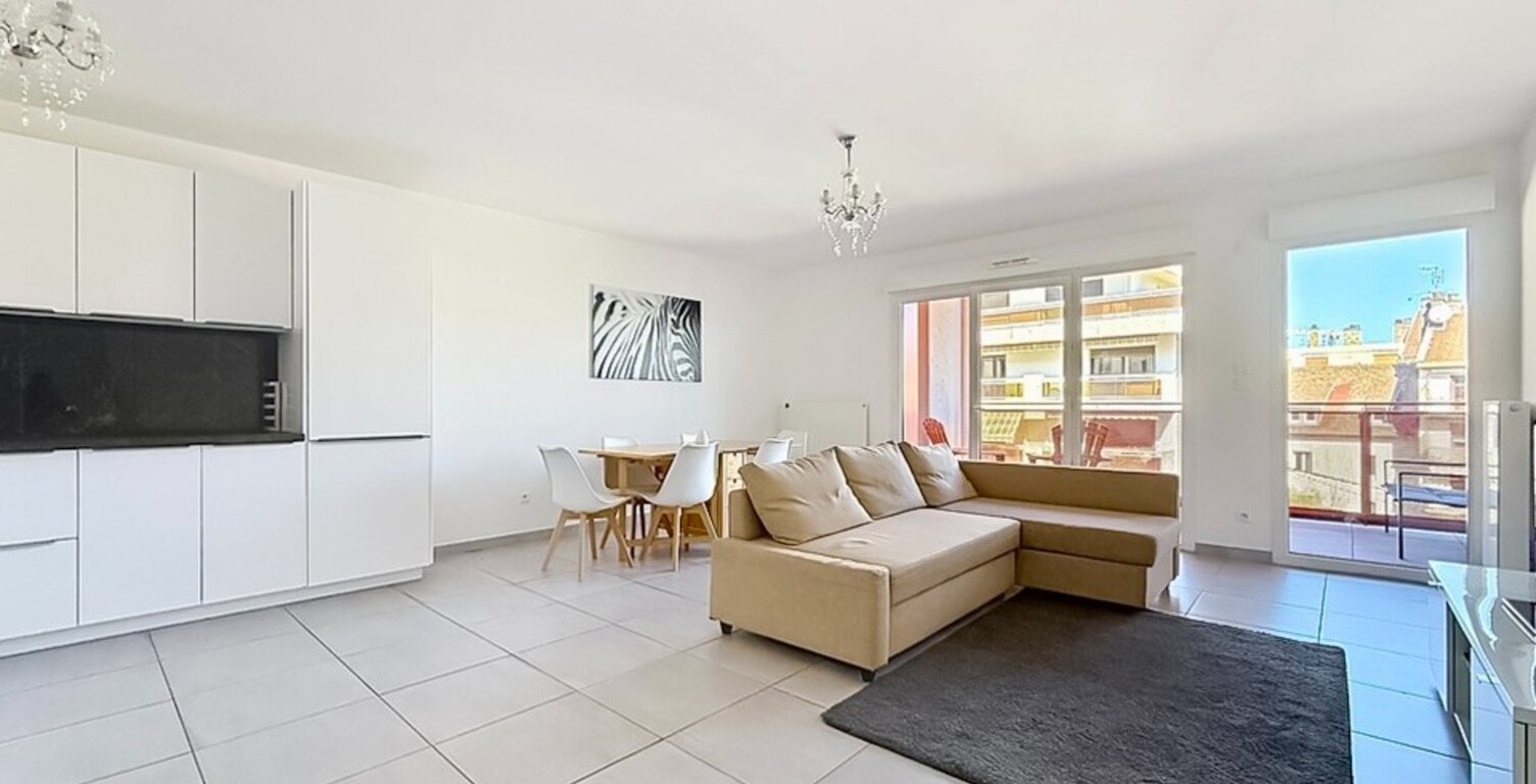 Appartement à louer 4 pièces ANNEMASSE (74) — photo 1