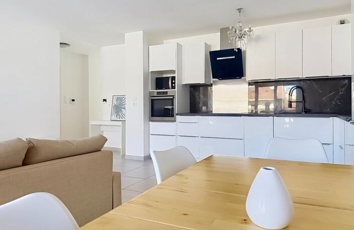 Appartement à louer 4 pièces ANNEMASSE (74) — photo 3