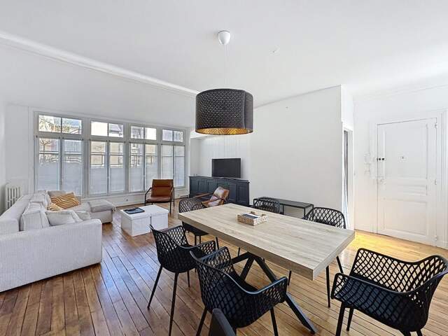 Appartement À Vendre — photo du bien