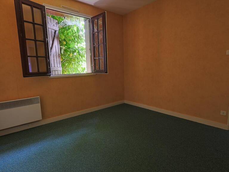 Maison - 107 m² - Isigny-le-Buat (50) — photo 1