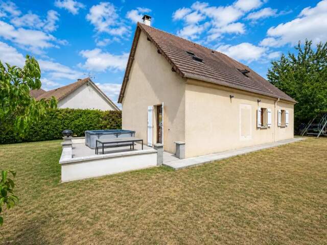 ​Le Val-d'Hazey : maison 124 m² avec jardin au calme, proche A13 — photo du bien