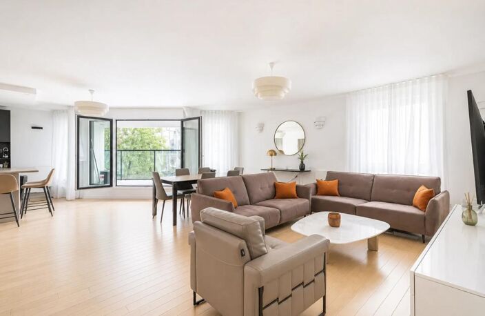 Appartement de 6 pièces de 135.02 m² à Issy-les-Moulineaux — photo 3