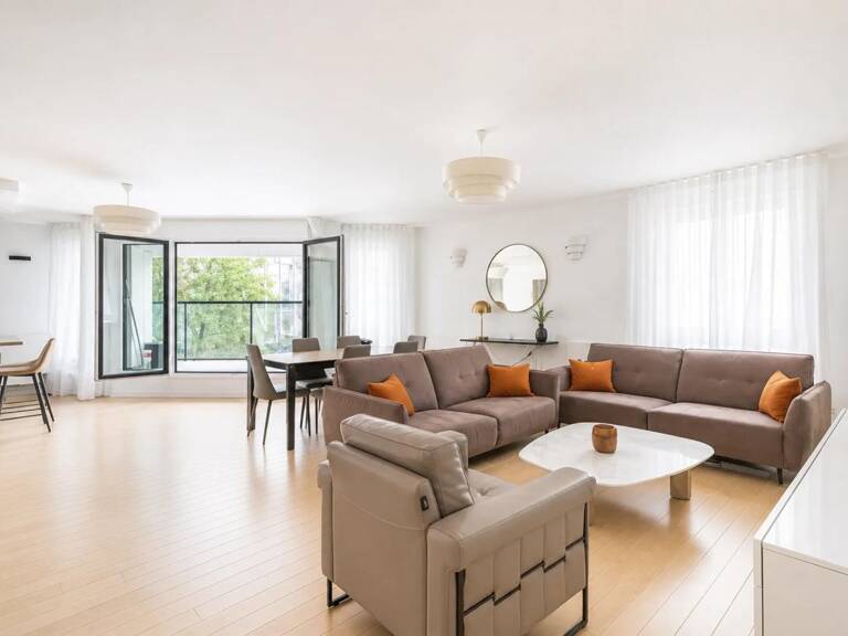 Appartement de 6 pièces de 135.02 m² à Issy-les-Moulineaux — photo 1