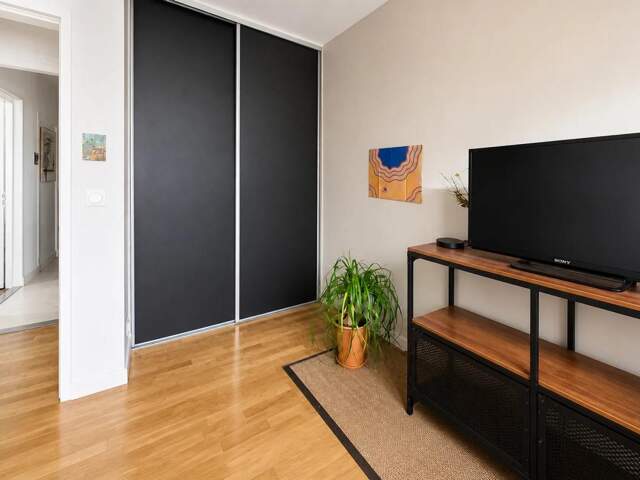 Immeuble de rapport: 3 lots loués: T5, T2, Studio avec 3 garages — photo du bien