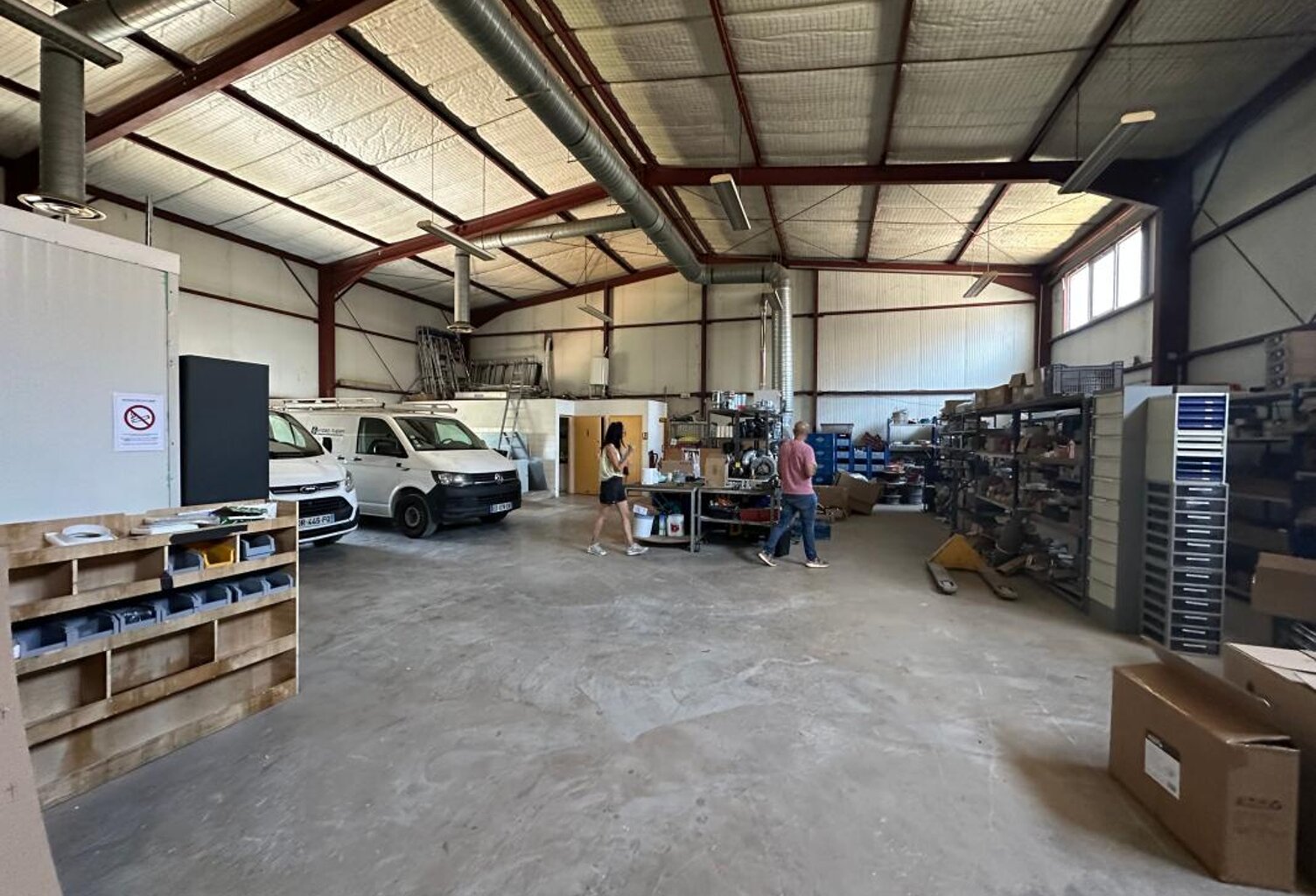 Bien Commercial À Louer 470M2 + PARKINGS — photo 1