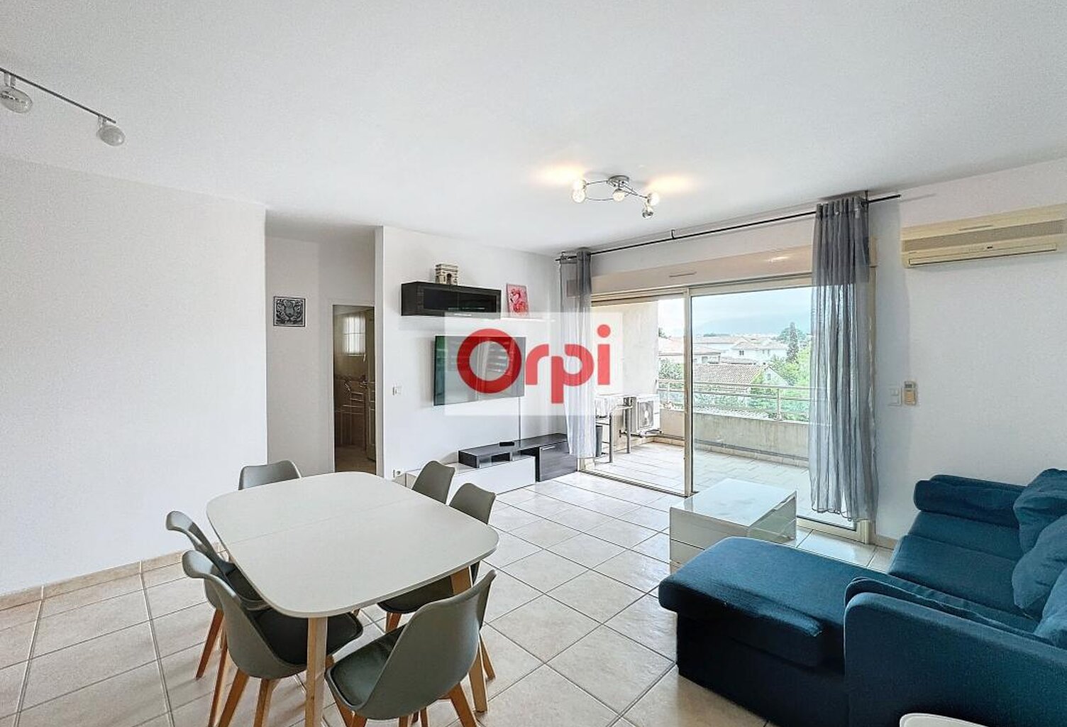 Appartement À Louer — photo 1