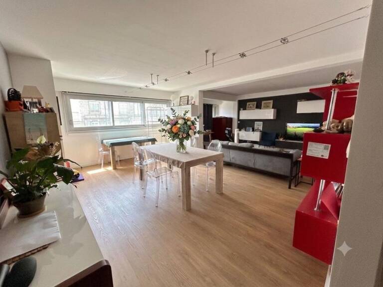 À NE PAS MANQUER – EN EXCLUSIVITÉ Grand appartement T4 d'environ 115 m² - Barrière Saint Genès — photo 1