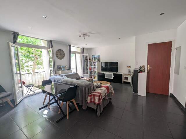 Appartement À Vendre — photo du bien