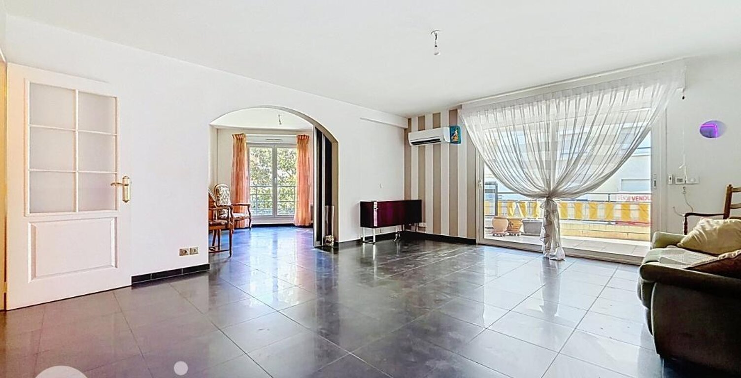 Appartement À Vendre — photo 1