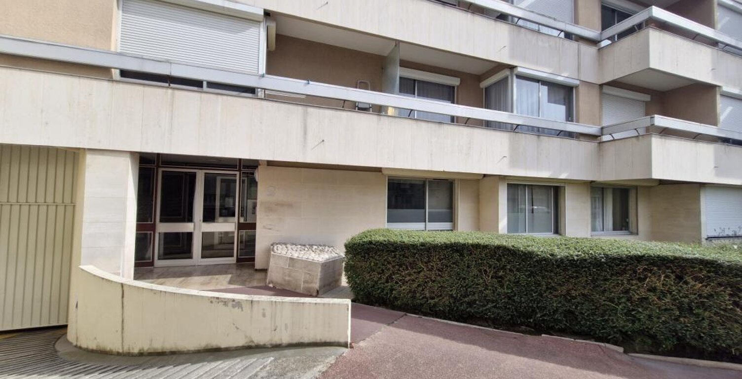 Appartement Reims 1 pièce(s) 27 m2 — photo 1