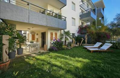 En RDC d'une résidence prisée, BEL APPARTEMENT T3 DE 67 M²  avec jardin, place de parking, terrasse et possibilité de garage en sus — photo du bien