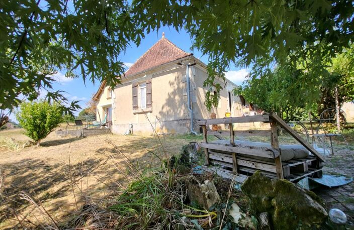 24140 Eyraud Crempse Maurens Maison ancienne en pierres  et petite grange sur parcelle de 3093 m² — photo 4