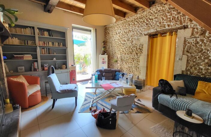 24140 Eyraud Crempse Maurens Maison ancienne en pierres  et petite grange sur parcelle de 3093 m² — photo 5