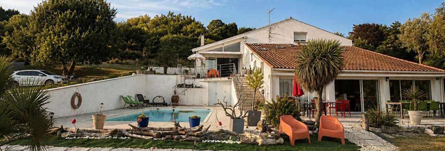 Maison 6 Pièces 310 m² à vendre à Saint-Dizant-du-Gua (17240)