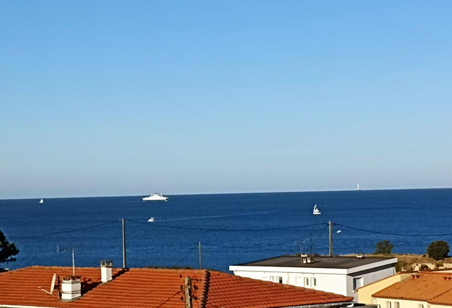 Vu mer panoramique ? Appartement T2 avec terrasse, parking et cave — photo 1