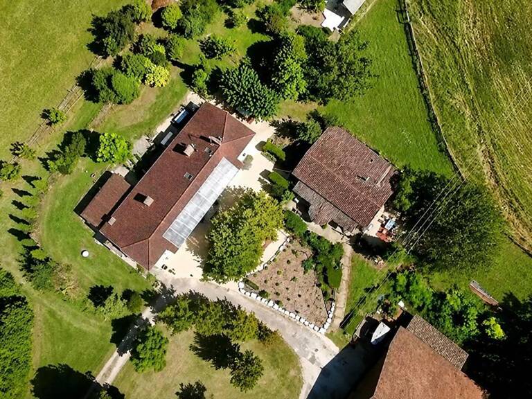 Domaine de caractère avec installations équestres exceptionnelles sur 40 hectares — photo 1
