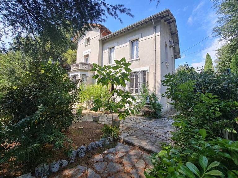 Alès - Maison Bourgeoise 330 m2 sur 1500m² de terrain clos — photo 1