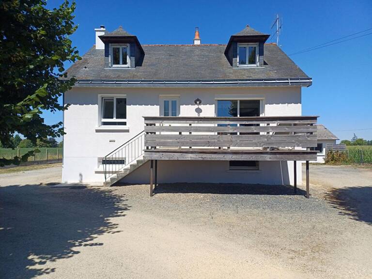 Maison sur sous-sol 4 chambres avec dépendance - VERNANTES (49390) — photo 1
