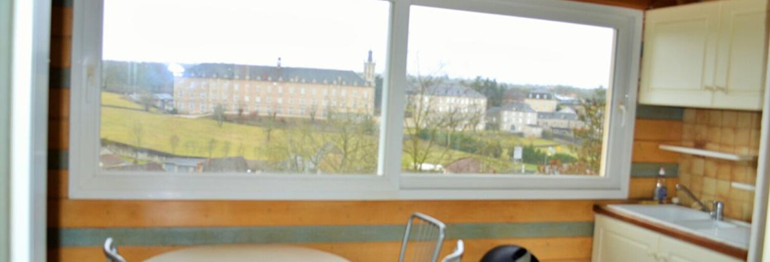 Immeuble  232 m² à vendre à Gramat (46500)