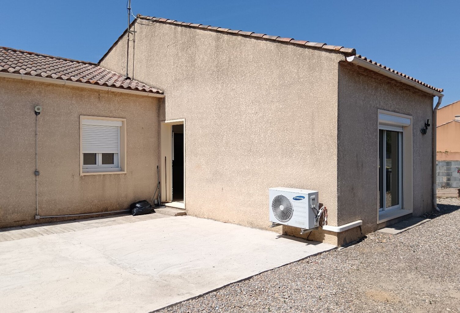 Villa — photo 1