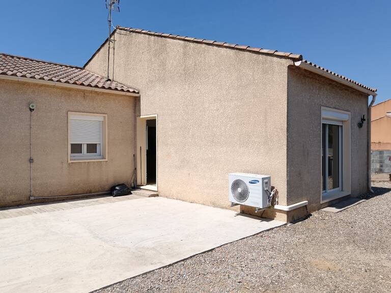 Villa — photo 1