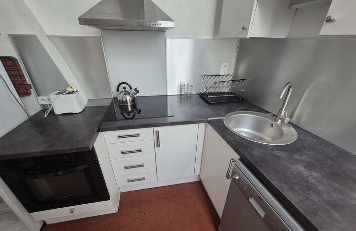 APPARTEMENT T3 DE 61m² Centre port-vieux — photo 4