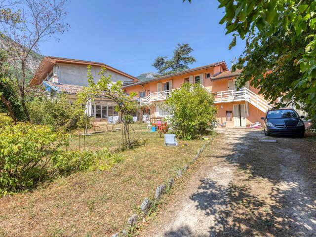 Isère (38) La Tronche -Maison Atypique 220 m2 sur terrain ar — photo du bien