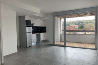 Appartement 3 pièces 825 €