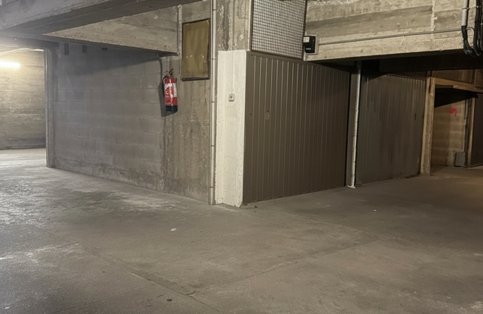 Vente Garage 12 m&sup2; — photo 2