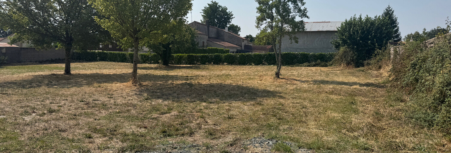 Terrain  1515 m² à vendre à Saint-Étienne-de-Brillouet (85210)