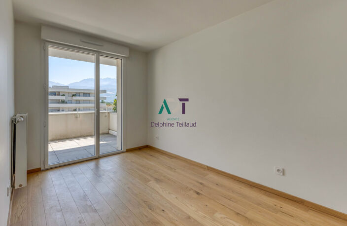 T3 d'exception de 60m2 avec terrasse de 28m2 à Meylan — photo 4