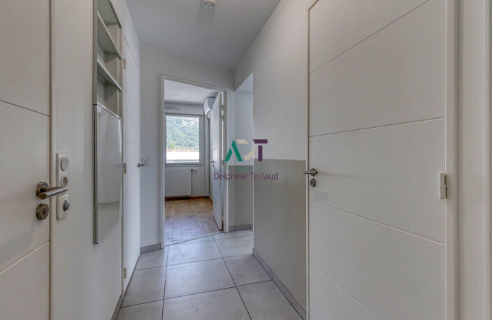 T3 d'exception de 60m2 avec terrasse de 28m2 à Meylan — photo 5