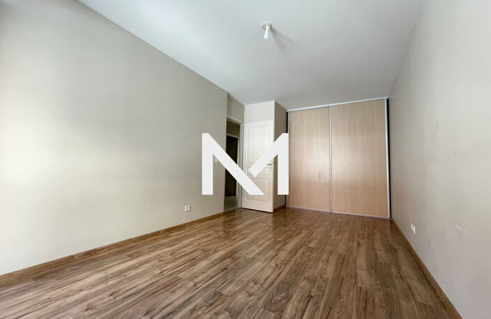 GRENOBLE VICTOR HUGO - T4 - immeuble récent — photo 4