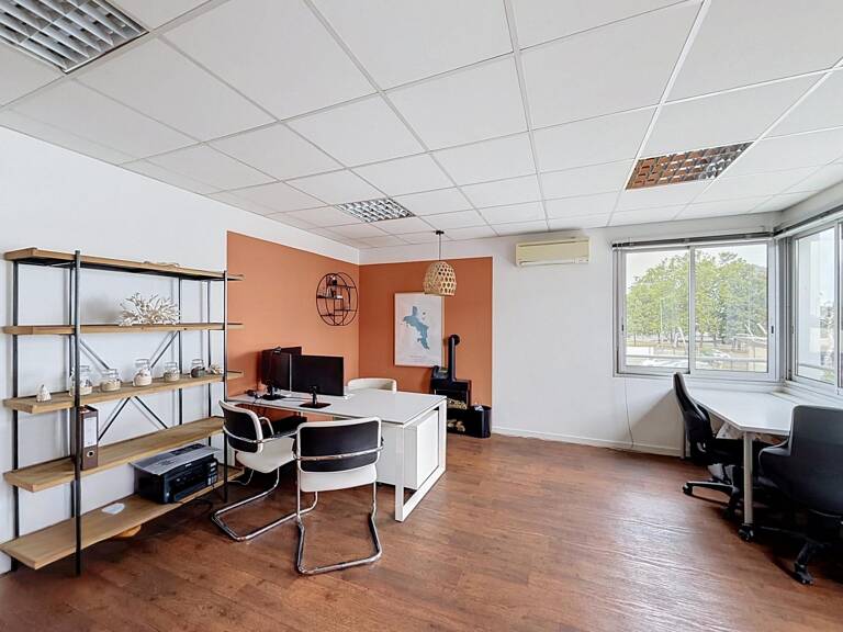 A louer local commercial 85 m² agréable et équipé — photo 1