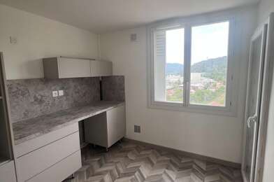 Appartement 3 pièces 900 €