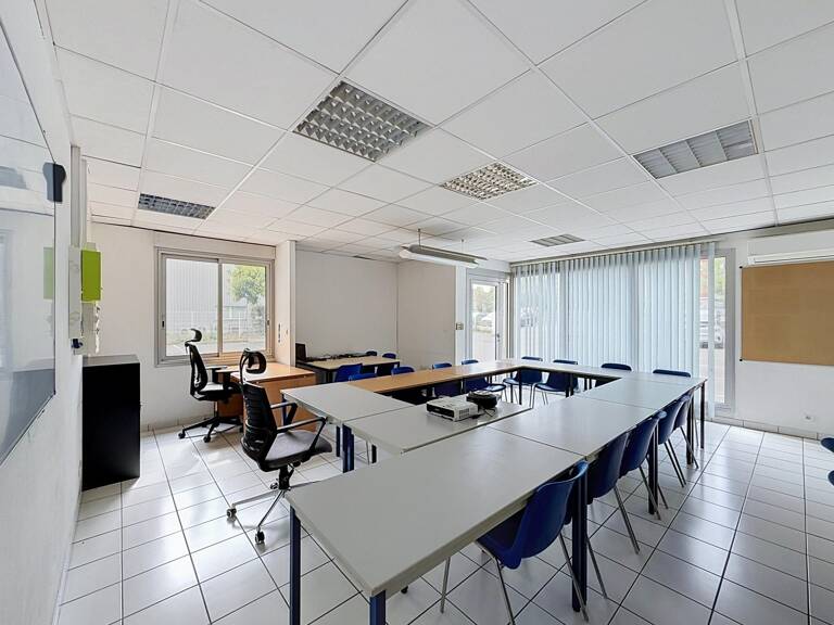 A louer local commercial 133 m² agréable et équipé — photo 1