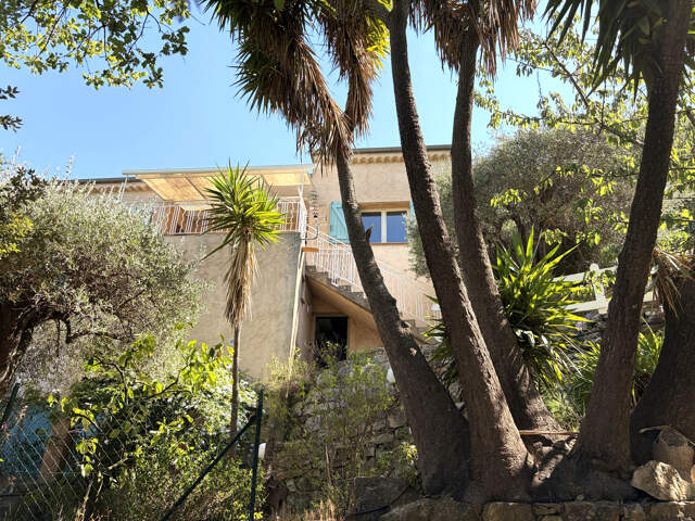 Maison individuelle Drap : 2 appartement; stationnement; jar — photo du bien