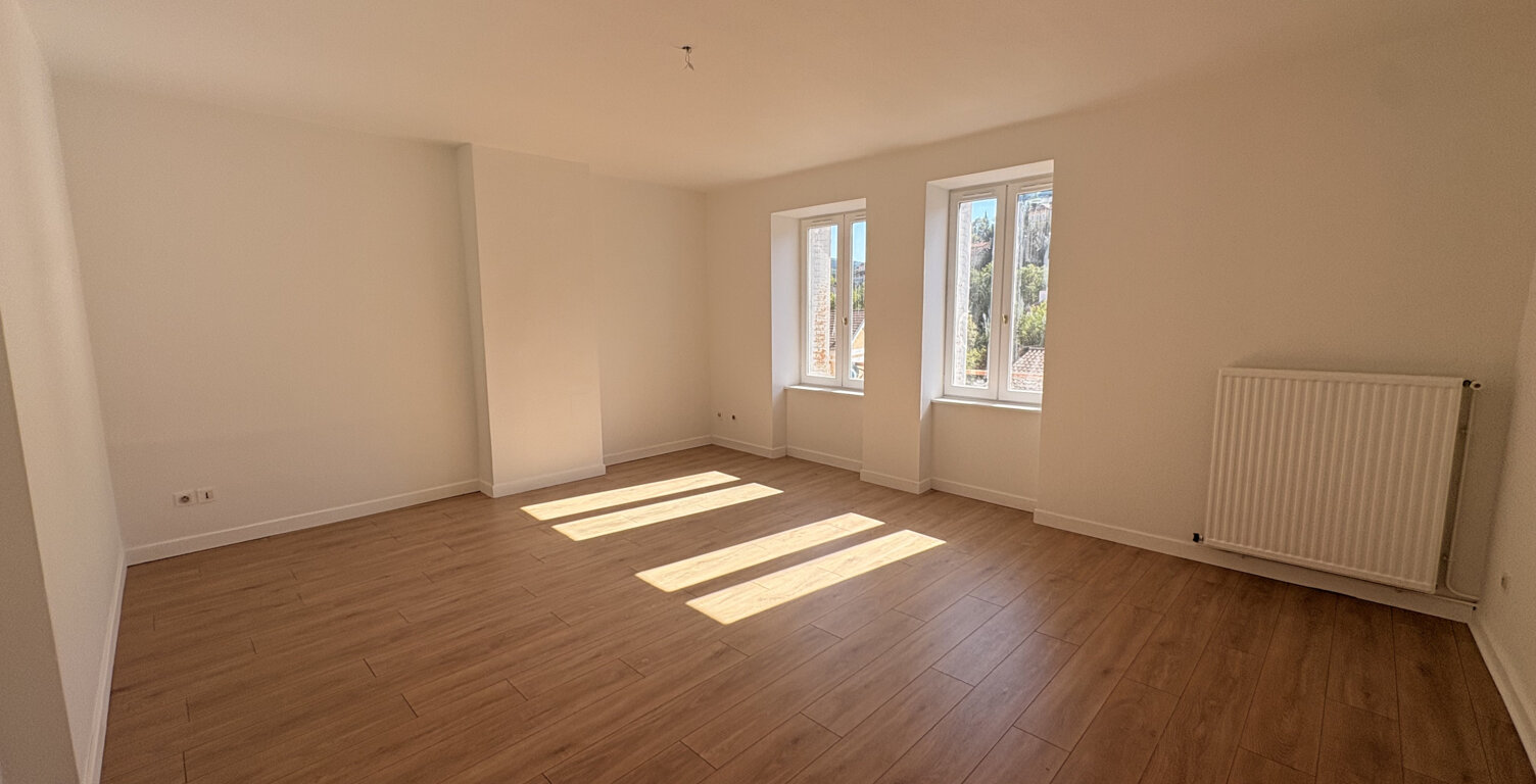 Appartement T3 1er étage avec Garage - TARARE — photo 1