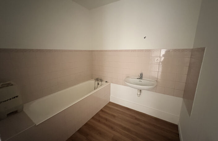 Appartement T3 1er étage avec Garage - TARARE — photo 3