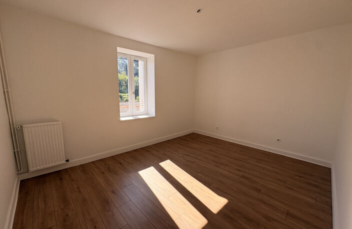 Appartement T3 1er étage avec Garage - TARARE — photo 4