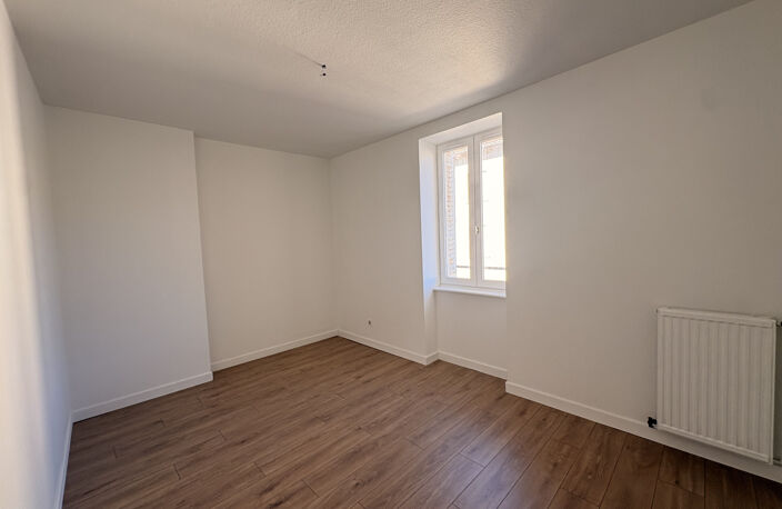 Appartement T3 1er étage avec Garage - TARARE — photo 5