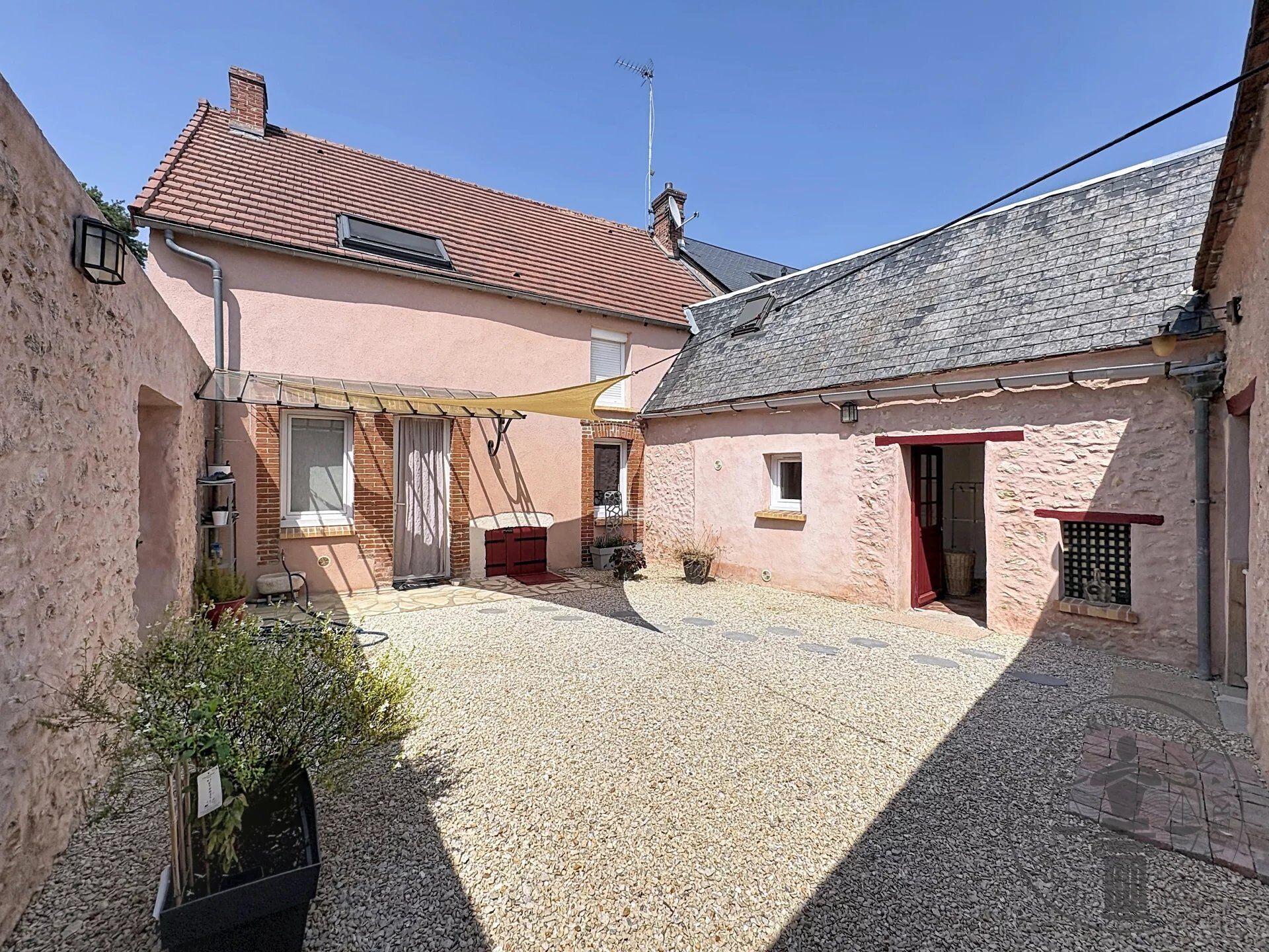 Maison 6 pièces 113 m² · à Auneau-Bleury-Saint-Symphorien · 113 m² · 230 000 €