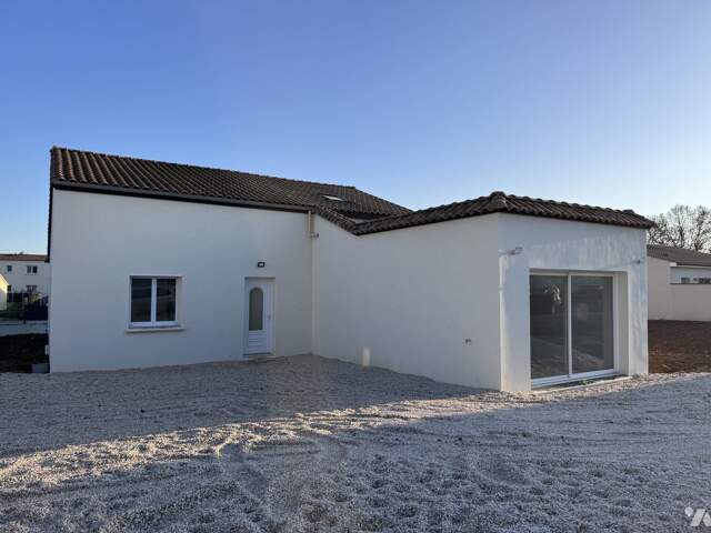 Maison 6 pièces 200 m² à Échiré — photo du bien
