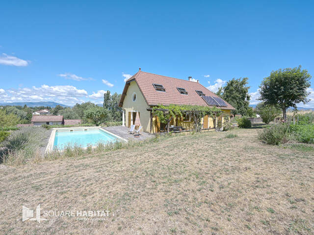 CORBELIN: 5 chambres, piscine, 2288m² de verdure. — photo du bien
