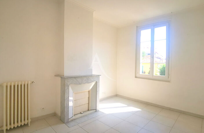 SAINT MAURICE : MAISON INDIVIDUELLE 120M2 AVEC GARAGE — photo 4