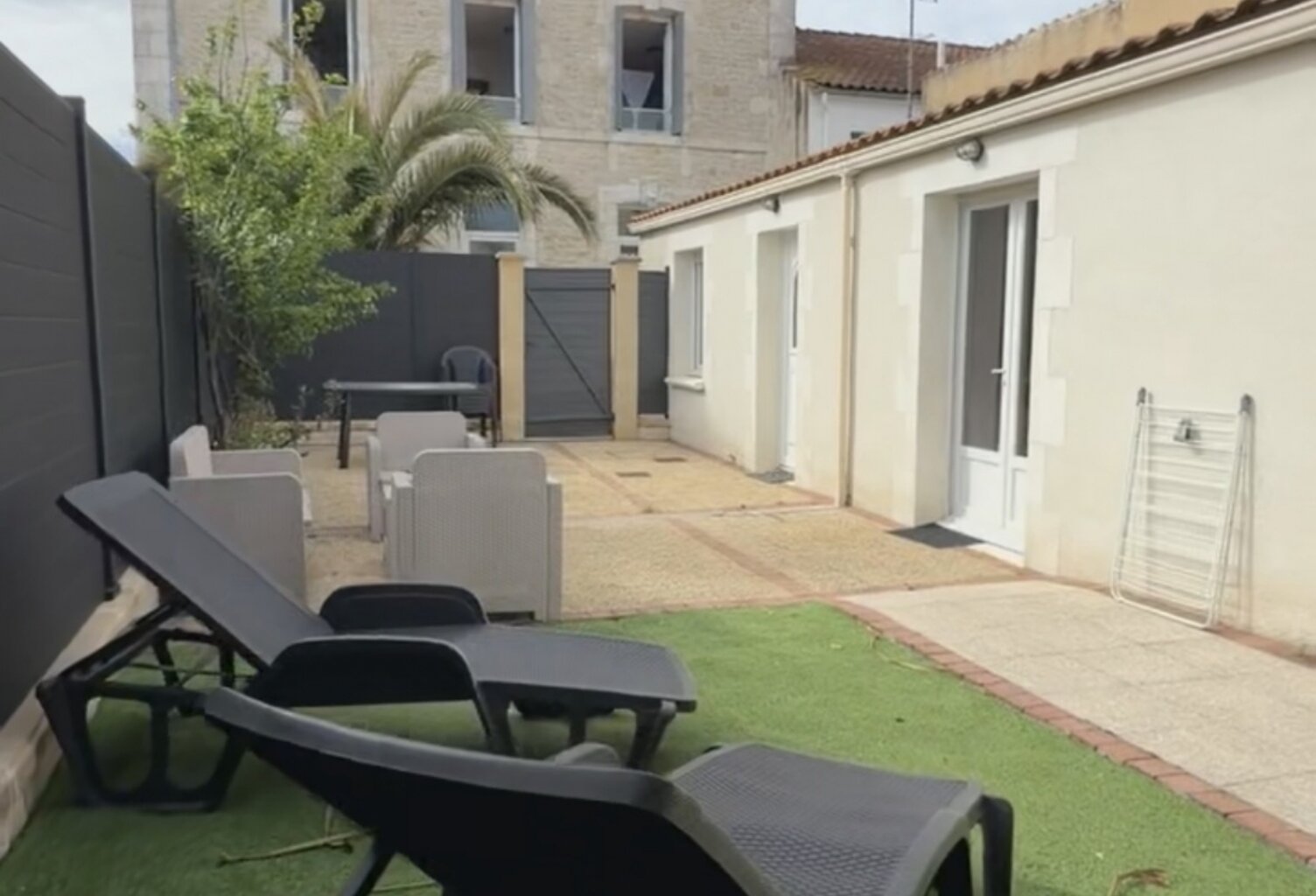 Vente Immeuble 317 m&sup2; — photo 1