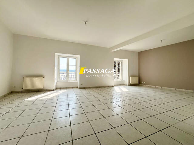 Appartement SEVERAC LE CHATEAU - 5 pièce(s) - 112.4 m² - Garage 2 voitures — photo du bien