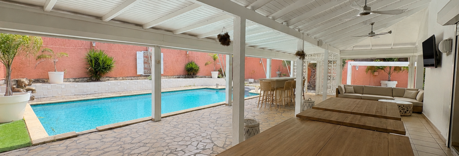 Maison 7 Pièces 330 m² à vendre à Baie-Mahault (97122)